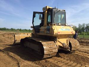 Bulldozer à chenilles télécommandé D60 d'occasion, fabriqué en Chine, avec capacité de bêchage de 4 m et garantie d'un an, en vente - Product Image 4