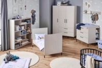 Ensemble de chambre d'enfant moderne sur mesure certifié FSC avec lit king-size, rangement, table à langer et armoire, qualité d'usine