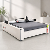 Machine de découpe automatique de rouleaux de tissu pour l'industrie de l'habillement et du textile