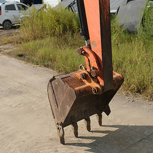 Petite pelleteuse hydraulique à chenilles Hitachi ZX30U japonaise d'occasion, à faible temps de travail - Product Image 3