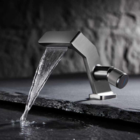 Robinet de salle de bain noir de bonne qualité robinet de bain d'eau simple professionnel en acier inoxydable pour eau chaude monté sur pont
