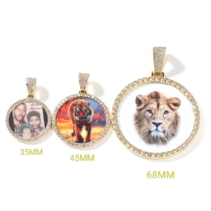 สร้อยคอจี้รูปทรงกลมแบบกำหนดเองพร้อมรูปภาพความทรงจำ <span class=keywords><strong>ราคา</strong></span>ขายส่ง Uwin Hip Hop ของขวัญเครื่องประดับรูปถ่ายส่วนตัวสำหรับผู้หญิงผู้ชาย - Product Image 2