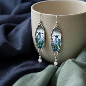 Orecchini pendenti vintage con fenicottero blu e fiore, stile corte, da donna, per feste, con personalità - Product Image 3