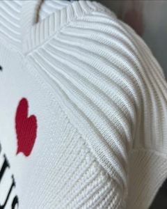 Camiseta personalizada con cuello en V de primera calidad para mujer, Camiseta de punto de alta calidad de estilo informal holgado para verano con estampado de logotipo personalizado - Product Image 2