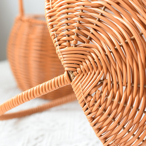 Hand-held flower <b>basket</b> made of plastic rattan, waterproof, hand-woven, suitable as a holiday gift <b>basket</b>. - Product Image 2