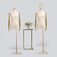 Expositor de escaparate K-Style de alta gama para ropa femenina, modelo creativo de maniquí de busto electrochapado de plástico para zapatos y bolsos para tienda