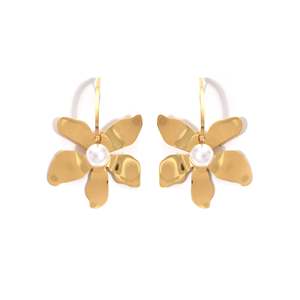 Pendientes de Moda con Baño de Oro, Acero Inoxidable 316L, Diseño de Flor con Centro de Perla - Product Image 1