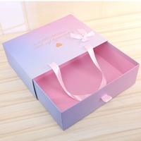 Kotak Hadiah Karton Mewah untuk Natal dan Hari Valentine dengan Pegangan Pita, Kotak Kertas Kaku Kustom untuk Kemasan