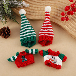Nouveau produit en stock : Porte-clés de fête en laine avec motif de poupée de Noël en tissu, vêtements de fantaisie de dessin animé, vente en gros - Product Image 1