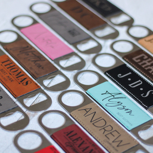 Décapsuleur de bouteille de bière en acier inoxydable personnalisé avec gravure laser sur cuir PU, cuir synthétique laserable, pour cadeau de mariage - Product Image 3