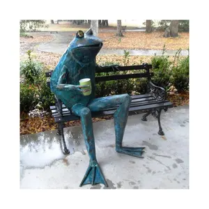 Estátua de jardim grande sapo de bronze sentado na cadeira