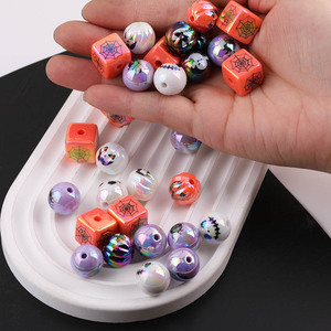 Cuentas acrílicas con estampado de calavera de calabaza de Halloween, formas mixtas para hacer joyas, cuentas sueltas con orificio recto de 8mm, accesorios para manualidades DIY - Product Image 1