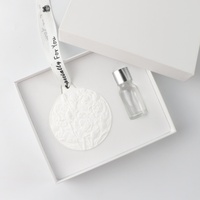 Diffuseur d'huiles essentielles en porcelaine, parfumé, en forme de fleur, en céramique, pour armoire suspendue, désodorisant d'ambiance, en gros, en stock