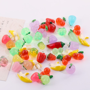 Cuentas acrílicas de frutas y verduras de formas mixtas para la fabricación de joyería, cuentas sueltas de resina plástica de colores aleatorios - Product Image 3