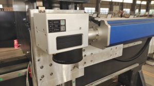 Máquina de Grabado Láser de Fibra JPT Mopa de Formato Grande 1300*2500mm con Sistema SYNTECH para Placas de Acero Inoxidable y Espejos - Product Image 3