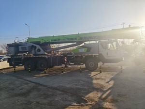 Grue sur camion Zoomlion QY d'occasion 2021, 25 tonnes, avec moteur Weichai, hauteur de levage 38 m - Product Image 2