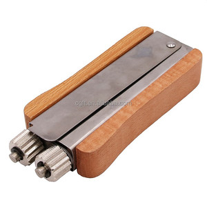 <span class=keywords><strong>Prix</strong></span> de gros Tendeur de manche en bois Tendeur de fil <span class=keywords><strong>d</strong></span>'<span class=keywords><strong>abeille</strong></span> Tendeur de fil Pince à sertir Apiculture <span class=keywords><strong>Miel</strong></span> <span class=keywords><strong>Abeille</strong></span> Équipement Outil <span class=keywords><strong>d</strong></span>'apiculture - Product Image 1