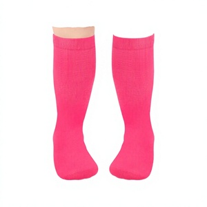 Chaussettes d'équitation noires mi-hautes côtelées en tricot pour l'entraînement et la compétition - Product Image 2