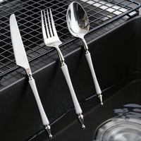 Couteau, fourchette et cuillère jetables haut de gamme en plastique PS 3 pièces, manche blanc, pour banquets, traiteur, mariages, fêtes, vente en gros