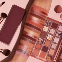Palette de fards à paupières nacrés 18 couleurs haute pigmentation en poudre fine, marque privée, pour maquillage quotidien et de soirée pour femmes