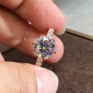 Elegante anello a sei punte per donna, design scintillante con intarsi, gioielli alla moda per tutti i giorni - Product Image 1