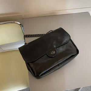 Women's Shoulder Bag Off White Quilted Chain Strap Large Capacity Retro Casual Commuter Bag With <b>Lock</b> Closure - Product Image 4