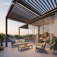 Toit à lames orientables en aluminium pour les constructeurs et les entrepreneurs du secteur commercial, pergola sur mesure, protection contre le vent et le soleil pour la cour