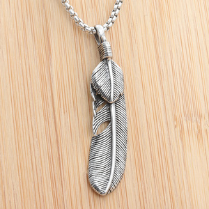 Collar con colgante de pluma de acero inoxidable para hombre, diseño de animales retro punk, joyería de moda, cadena larga en tono plateado 280112 - Product Image 4