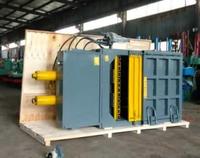 Machine à écoper les bouteilles de 30 tonnes, écope verticale hydraulique pour machine à emballer les tissus en plastique d'occasion