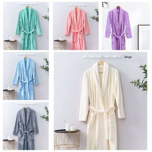 เสื้อคลุมอาบน้ำไมโครไฟเบอร์สุดหรูแบบกำหนดเองสำหรับขายส่ง OEM เสื้อคลุมขนแกะสำหรับนอนหลับ ชุดนอนโรงแรม สปา ผ้าขนหนู ชุดนอนผู้หญิง ผู้ชาย โรงแรม 5 ดาว ห้องน้ำ - Product Image 6
