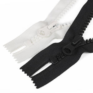 Résine de haute qualité n ° 5 vendre <span class=keywords><strong>au</strong></span> mètre sac <span class=keywords><strong>fermeture</strong></span> éclair rouleau 3 # <span class=keywords><strong>fermeture</strong></span> éclair en <span class=keywords><strong>plastique</strong></span> pour vêtements - Product Image 2