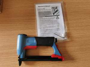 Pistol Paku Pneumatik 21GA 8016 untuk Pelapis - Product Image 3