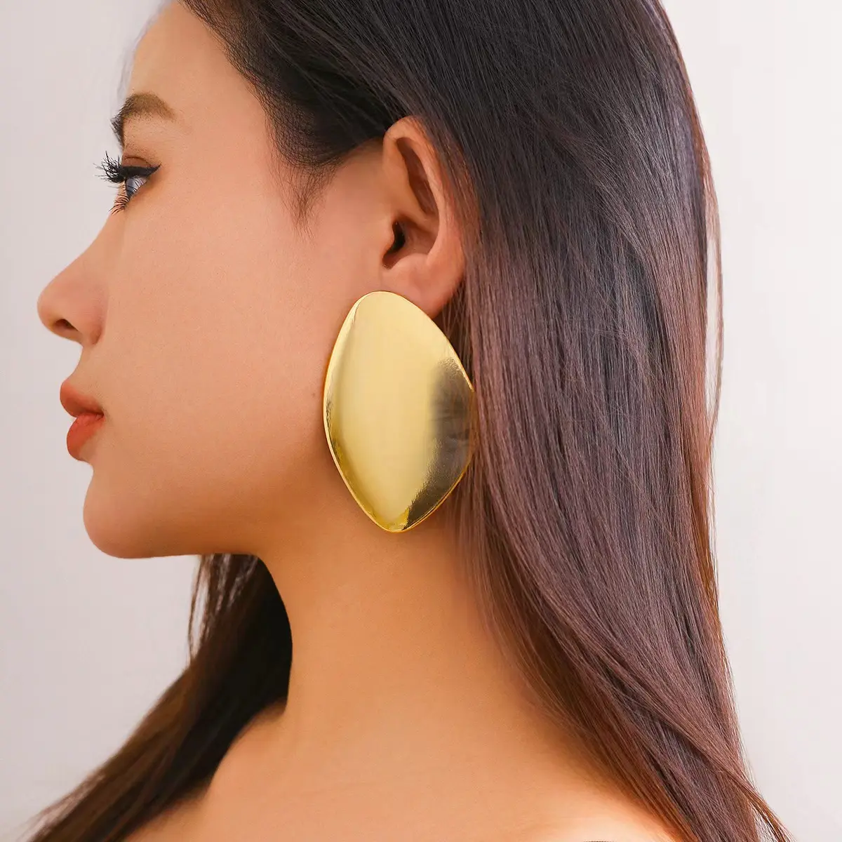 Factory Price New design European Vintage 18K Gold Big Geometric Statement Earrings For Women Jewelry