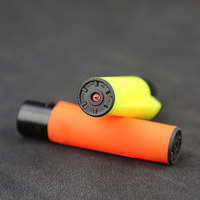 Briquet à gaz en plastique grand format avec impression UV personnalisée, rechargeable, revêtement caoutchouc, avec logo sur mesure, vente en gros