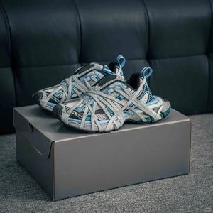 Zapatos de Lona de Alta Gama con Cordones y Malla, Marcas de Lujo con Nuevos Elementos de Diseño Modernos que Representan el Estilo de Diseñador de Alta Gama - Product Image 5