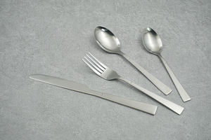 طقم أدوات مائدة فاخر أوروبي حديث ومستدام من الفولاذ المقاوم للصدأ 18/8 قابل للتخصيص، الأكثر مبيعًا للمطاعم والفنادق - Product Image 4