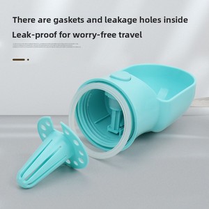 Gourde de voyage 2-en-1 pour animaux de compagnie en plastique : Bouteille d'eau et récipient alimentaire pour chien, distributeur d'eau pour promenades en extérieur - Product Image 4
