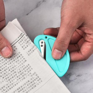 Mini cortador de sobres de plástico, cortador de papel A4 de colores variados, cuchillo artesanal portátil para abrir cartas y cortar cajas - Product Image 3