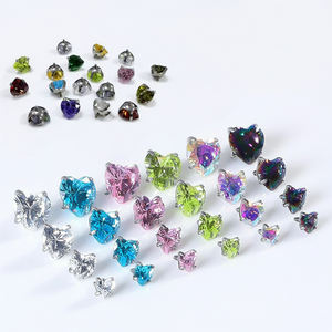 Anting-anting titanium F136 custom berbentuk hati dengan <span class=keywords><strong>zirconia</strong></span> 5A, anting tulang telinga dari alloy, perhiasan tindik dengan dasar bulat berbentuk hati dan <span class=keywords><strong>zirconia</strong></span>. - Product Image 2