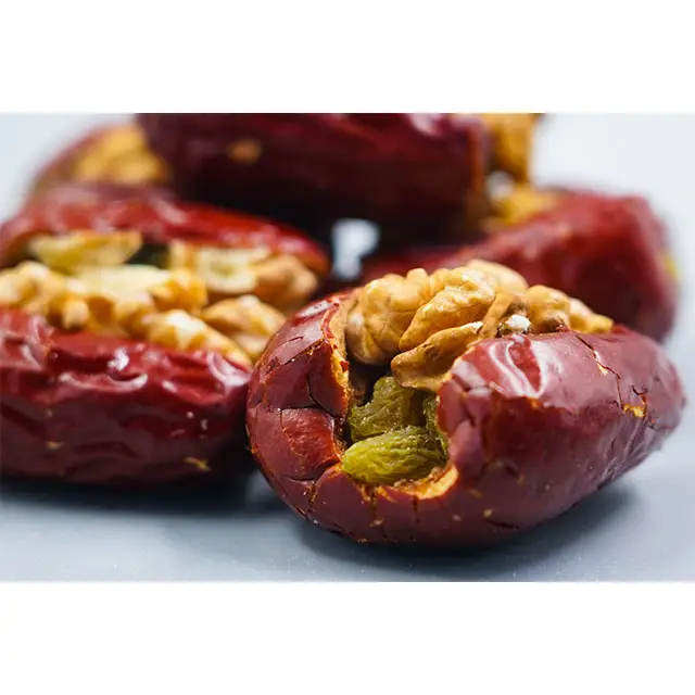 Deliciosa azufaifa roja mezclada con nueces, frutos secos profesionales horneados y envasados al vacío, nueces de azufaifo como nueces y frutos secos