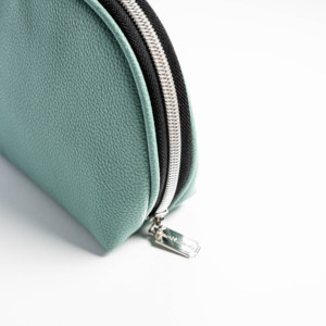 กระเป๋าเครื่องสำอาง BSCI ลายโลโก้แฟชั่นจากโรงงานกระเป๋าแต่งหน้าหนัง PU สีฟ้าไข่ของโรบินมีซิปปิดแบบกันน้ำ - Product Image 5