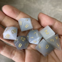 Jeu de dés en pierre œil de chat dés polyédriques en pierres précieuses bleues D & D donjons et dragons cadeau jeux de rôle RPG de table