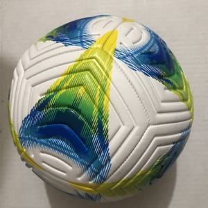 Balón de fútbol personalizado, tamaño 5, material de caucho PV, para entrenamiento y uso en exteriores - Product Image 3