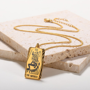 Nouveau collier pendentif carré en acier inoxydable au design épuré, style Tarot, pour hommes et femmes - Product Image 6