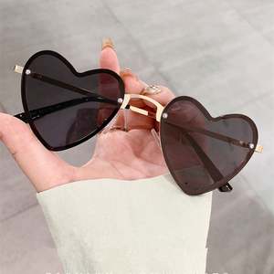 Gafas de Sol de Metal con Logotipo Personalizado, Diseño Moderno y Lindo para Fiestas, Lentes Degradadas con Protección UV400, Montura Corazón sin Aro para Mujer, 2025 - Product Image 2