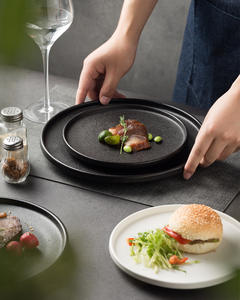<span class=keywords><strong>Assiette</strong></span> de buffet personnalisée en <span class=keywords><strong>ardoise</strong></span> pour hôtel plats en porcelaine 6 8 10 pouces <span class=keywords><strong>assiette</strong></span> ronde en céramique noire mate assiettes à steak pour restaurant - Product Image 2