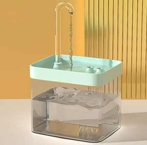 <span class=keywords><strong>Fontaine</strong></span> d'<span class=keywords><strong>eau</strong></span> automatique pour animaux domestiques Conception de bouteille solide portable <span class=keywords><strong>à</strong></span> bas <span class=keywords><strong>prix</strong></span> pour une utilisation intérieure et extérieure pour les aliments pour animaux - Product Image 1