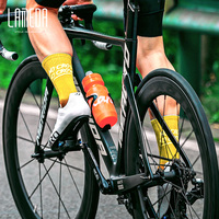 LAMEDA Chaussettes de cyclisme personnalisées pour femmes et hommes, colorées, arc-en-ciel, impression par sublimation, tricotées, standard OEM ODM