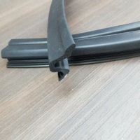 Bande d'étanchéité en caoutchouc EPDM à cellules fermées, super résistante aux intempéries, joint de porte et fenêtre résistant aux basses températures