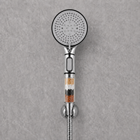 Douche à main filtrante en gros avec bouton d'arrêt à une touche, haute pression, perles minérales, prix d'usine